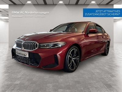 Rot Gebraucht 2025 BMW 330 Comfort Edition Limousine | 48.400 € (Superpreis)