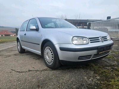 Grau Gebraucht 2002 VW Golf IV Edition Kleinwagen | 1.800 € (Guter Preis)