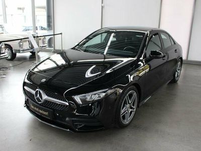 Schwarz , nachtschwarz Gebraucht 2020 Mercedes A200 AMG Limousine | 29.790 € (Etwas zu teuer)