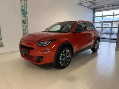 Neu Fiat 600 La Prima 145 PS (106 kW) 2026 Orange SUV