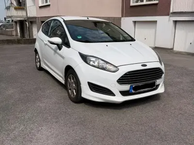 Używany Ford Fiesta SYNC Edition 82 KM (60 kW) 2014 Biały Hatchback