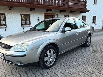 Gebraucht Ford Mondeo Futura 145 PS (106 kW) 2003 Silber Limousine