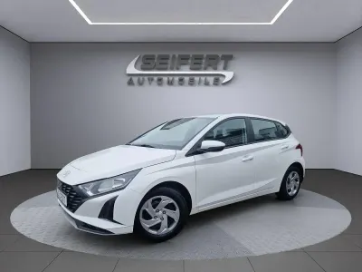 Gebraucht Hyundai i20 79 PS (58 kW) 2025 Atlas white / sol Kleinwagen
