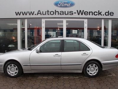 Gebraucht Mercedes E200 Classic 163 PS (119 kW) 2000 Silber Limousine