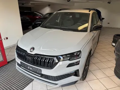 Gebraucht Skoda Karoq SportLine 150 PS (110 kW) 2024 Grau SUV