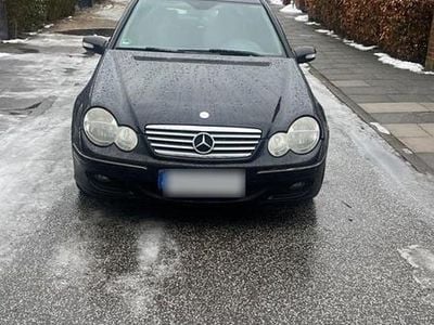 Gebraucht Mercedes C160 122 PS (89 kW) 2006 Schwarz Coupé
