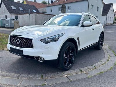 Infiniti QX70
