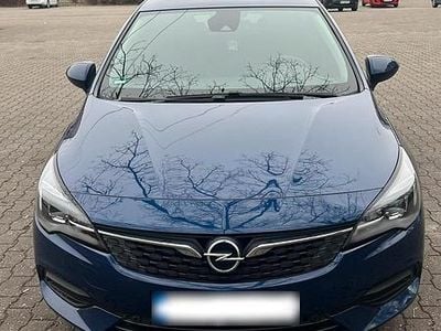 Używany Opel Astra 131 KM (96 kW) 2019 Niebieski Sedan/Limuzyna