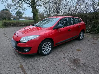 Gebraucht Renault Mégane GrandTour 101 PS (74 kW) 2013 Rot Kombi
