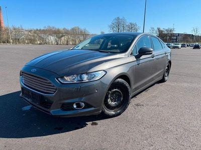 Gebraucht Ford Mondeo Titanium 160 PS (117 kW) 2016 Grau Limousine