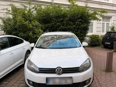 Gebraucht VW Golf VI 140 PS (102 kW) 2010 Weiß Kleinwagen