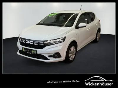 Używany Dacia Sandero Expression 91 KM (66 kW) 2023 Biały Sedan/Limuzyna