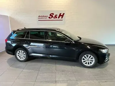 Gebraucht VW Passat Business 150 PS (110 kW) 2024 Schwarz Kombi