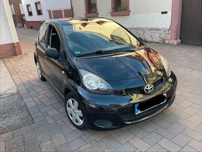 Gebraucht Toyota Aygo 68 PS (50 kW) 2009 Schwarz Kleinwagen