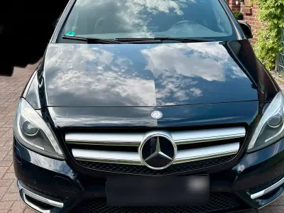 Gebraucht Mercedes B200 136 PS (100 kW) 2013 Schwarz Kleinwagen