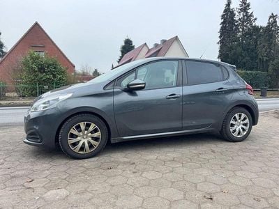 Grau Gebraucht 2016 Peugeot 208 Active Kleinwagen | 5.300 € (Guter Preis)