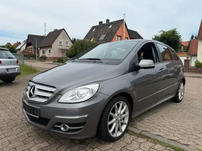 Gebraucht Mercedes B180 109 PS (80 kW) 2010 Grau Van / Kleinbus