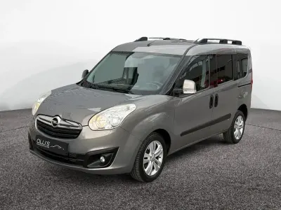 Gebraucht Opel Combo Edition 105 PS (77 kW) 2012 Braun Van / Kleinbus