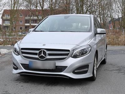 Gebraucht Mercedes B180 Style 108 PS (79 kW) 2017 Silber Van / Kleinbus