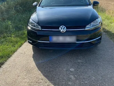 Gebraucht VW Golf VII Comfortline 110 PS (80 kW) 2017 Schwarz Limousine