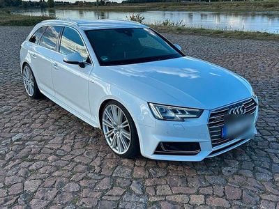 Weiß Gebraucht 2017 Audi A4 S-Line Kombi | 26.400 € (Teuer)
