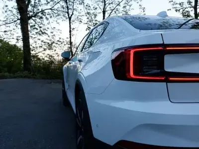 Gebraucht Polestar 2 Pilot 300 kW (408 PS) 2021 Weiß Kleinwagen
