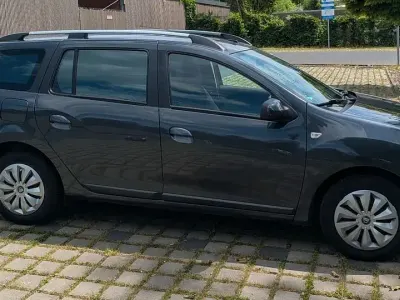 Gebraucht Dacia Logan MCV Lauréate 90 PS (66 kW) 2017 Grau Limousine