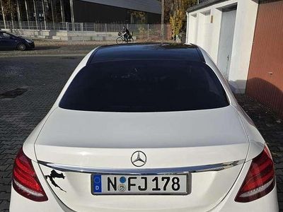 Weiß Gebraucht 2016 Mercedes E220 Limousine | 24.200 € (Teuer)