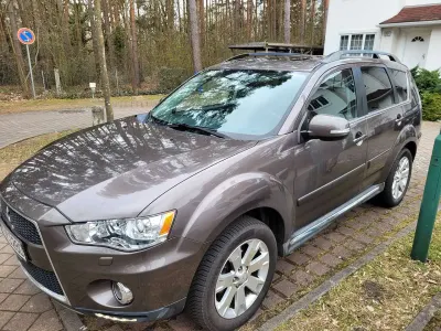 Begagnad Mitsubishi Outlander Intense 156 HK (114 kW) 2012 Brun SUV