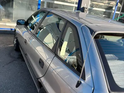 Gebraucht Opel Astra 71 PS (52 kW) 1995 Silber Limousine