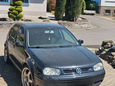 Second-hand VW Golf IV Pacific 101 CP (74 kW) 2004 Negru Berlinǎ