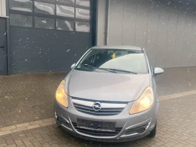 Gebraucht Opel Corsa 75 PS (55 kW) 2009 Silber Kleinwagen