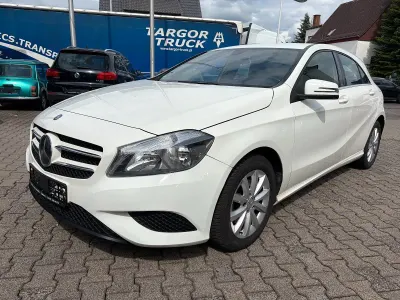 Gebraucht Mercedes A180 122 PS (89 kW) 2012 Weiß Limousine