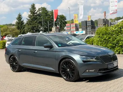 Gebraucht Skoda Superb Style 190 PS (139 kW) 2019 Grau Kombi