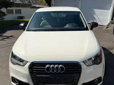 Gebraucht Audi A1 Sportback Attraction 86 PS (63 kW) 2012 Weiß Kleinwagen
