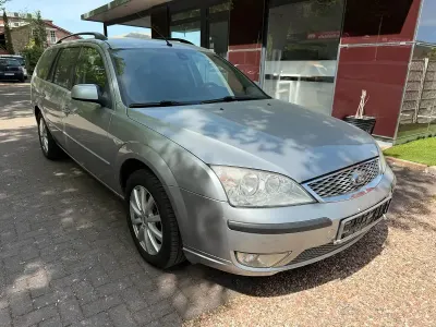 Gebraucht Ford Mondeo 125 PS (91 kW) 2007 Silber Kombi