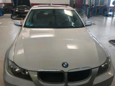Gebraucht BMW 318 129 PS (94 kW) 2006 Silber Limousine
