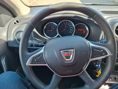 Gebraucht Dacia Sandero Acces 73 PS (53 kW) 2019 Grau Limousine