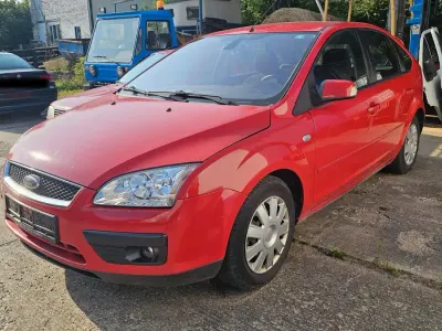 Gebraucht Ford Focus 101 PS (74 kW) 2006 Rot Limousine