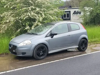 Gebraucht Fiat Grande Punto Sport 95 PS (69 kW) 2006 Grau Kleinwagen