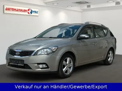 Usado Kia Ceed 125 CV (91 kW) 2011 Plateado Utilitario
