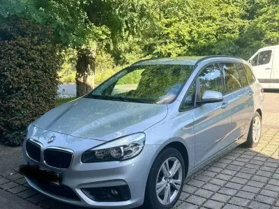 Gebraucht BMW 220 Gran Tourer Advantage 190 PS (139 kW) 2016 Silber Van / Kleinbus