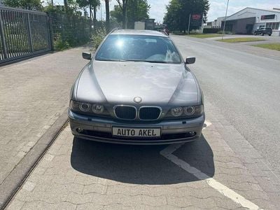 BMW 525