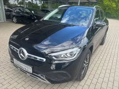 Gebraucht Mercedes GLA220 Progressive 190 PS (139 kW) 2023 Schwarz SUV