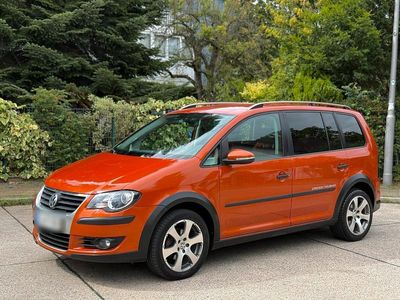 VW Touran Cross