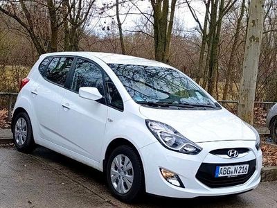 Gebraucht Hyundai ix20 Classic 90 PS (66 kW) 2015 Weiß Kleinwagen
