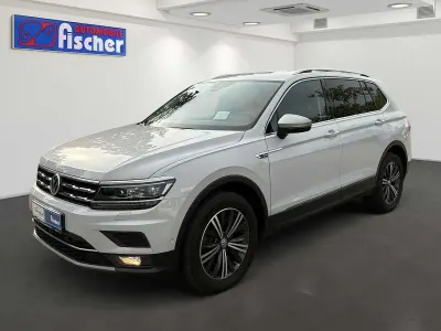 Gebraucht VW Tiguan Allspace Highline 179 PS (131 kW) 2018 White silver metallic SUV