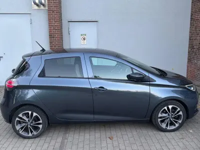 Second-hand Renault Zoe Intens 100 kW (136 CP) 2021 Hatchback