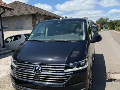 Gebraucht VW Multivan Highline 204 PS (150 kW) 2024 Schwarz Van / Kleinbus