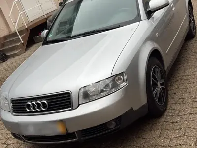 Second-hand Audi A4 131 CP (96 kW) 2001 Argintiu Berlinǎ